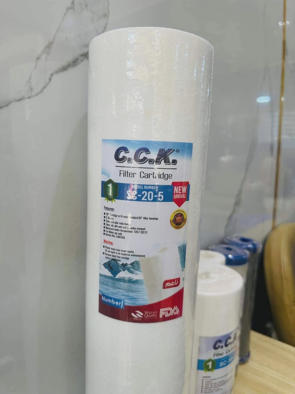 يتوفر قبق دبة متعدد الاستخدام استندر شفاف
شليف (1500) قبق .💧🌊 
السعر 35000الف  حلقة الون أبيض 

فلتر جامبو ناعم اصلي مو ايراني 
سعر الكارتون 40000

ضاغطة دبة ماء حجمين 
كبير 1500
صغير 1000

شيال دبة استعمال واحد 
سعر الشليف 55000

***********
