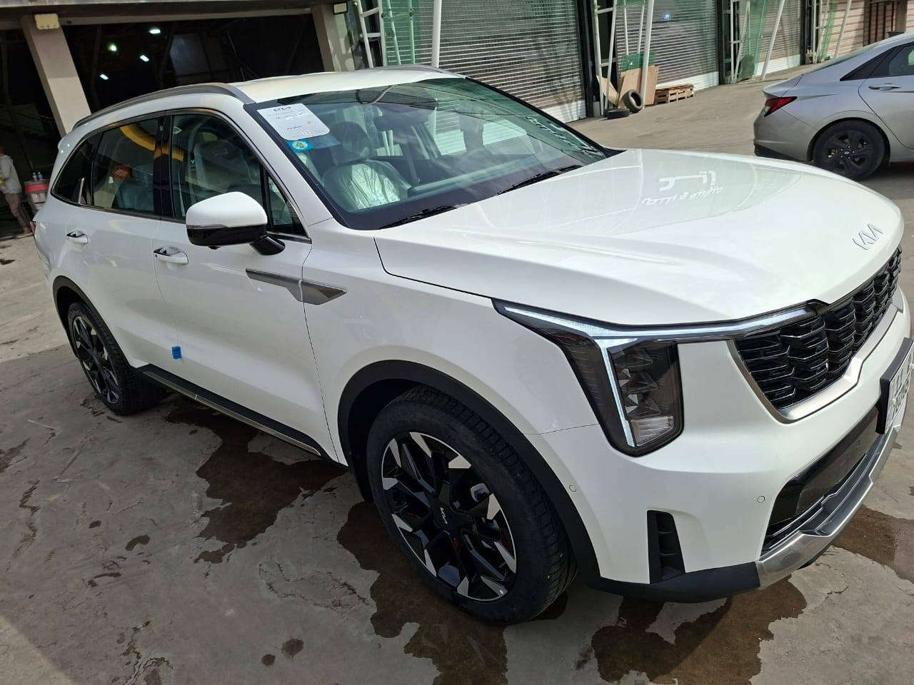 سورنتو ٢٠٢٥ فول قمارة حديد ٦ سلندر 
اربع كامرات
داتة شو
حساسات امامي خلفي 
رادار توقف
ويل ٢٠
بصمة وتشغيل عن بعد 
تتقدم وترجع بالرمونت
رادار امامي وخلفي 
بردات خلفية 
كراسي ٢ كهرباء
٧ مقاعد 
السيارة ماشية ٨٠٠ كيلو زيرو 
دولية ضمان ٥ سنوات مع اربع تبديلات دهن
رقم مميز 
مكفوله من زلغ 
بغداد الحريه 
***********
السعر 51 مليون
