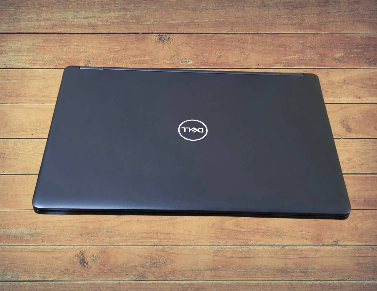 تخفيضات.  تخفيضات.  تخفيضات.            

فقط 255 الف بدلاً من السعر القديم  280 الف
 🚘 يتوفر توصيل لجميع محافظات العراق 🚘

🟣بنظافة 100% وضمان لمدة شهر كامل✔️

                   DELL LATITUDE 5490💻
✔️ ممتاز لرجال الأعمال، الأساتذة ،طلاب الجامعات ، الدراسة والطباعة والتصميم، والبرامج الهندسية، و الاوتوكاد،والماتلاب، والألعاب المتوسطة 🎮
يجمع بين الأداء والجودة بسعر ولا أروع!

✅المواصفات الكاملة:
🟩 المعالج COR i5 
🟩 الجيل الثامن 8⃣
🟩 الرام 8  كيكا DDR4 
🟩 الهارد 256 GB نوع SSD السريع جداً 
🟩 حجم الشاشة 14.1 انج 
🟩 كارت شاشة Intel 4 GB
🟩 بطارية ليثيوم ممتازة جدا تدوم ساعات طويله 🔋
🟩 يحتوي على جميع المنافذ 
💥ملحقات الجهاز
🔌شاحنة الاصلية ➕ حقيبة هدية 🎁
📦 يتوفر توصيل🚗 لكل المحافظات
📞 للاستفسار والحجز: مراسلة الصفحة او المراسلة واتساب
 الواتساب ✅ ***********
  الاتصال ✅ ***********
