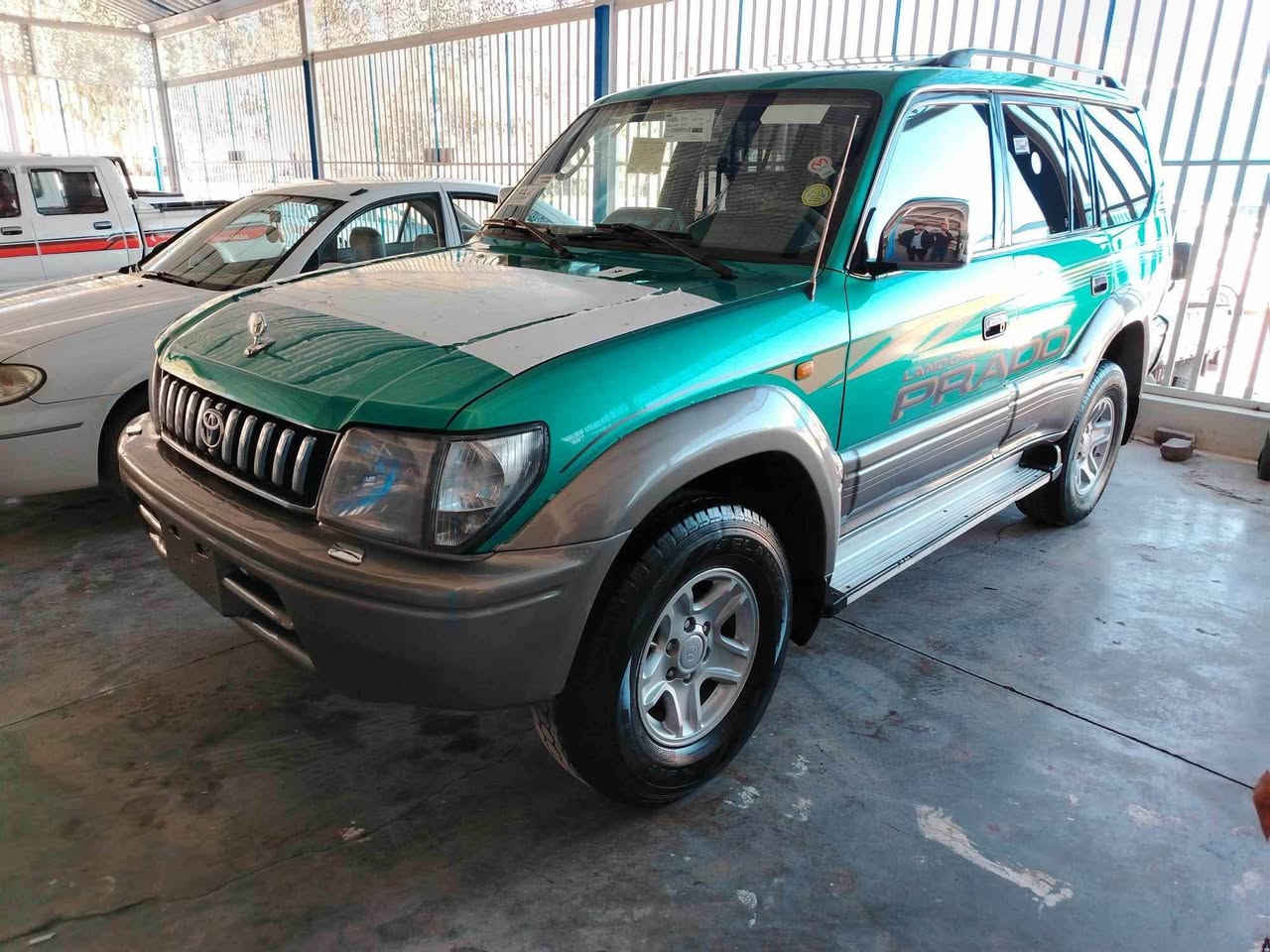 بەناوی خوا تویۆتا پرادۆ فول فول 2001 

گیرومەکینەو ئەکسلو دەبل ئەکسل بەشەرت   چوار جام کارەبای سڵایت   چوارتایەو ویلی لۆک. توندوتۆڵ  ماڵی دۆستە سەیارەکە   زۆر جوان ماوەتەوە  
شوین رانیە 
 58 گەڵاو مەجال             
*********** رانية, السليمانية
