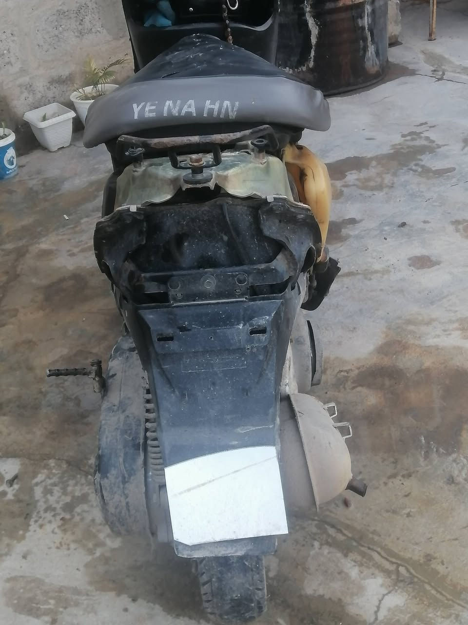 السعر 100 ابي مجال ***********
