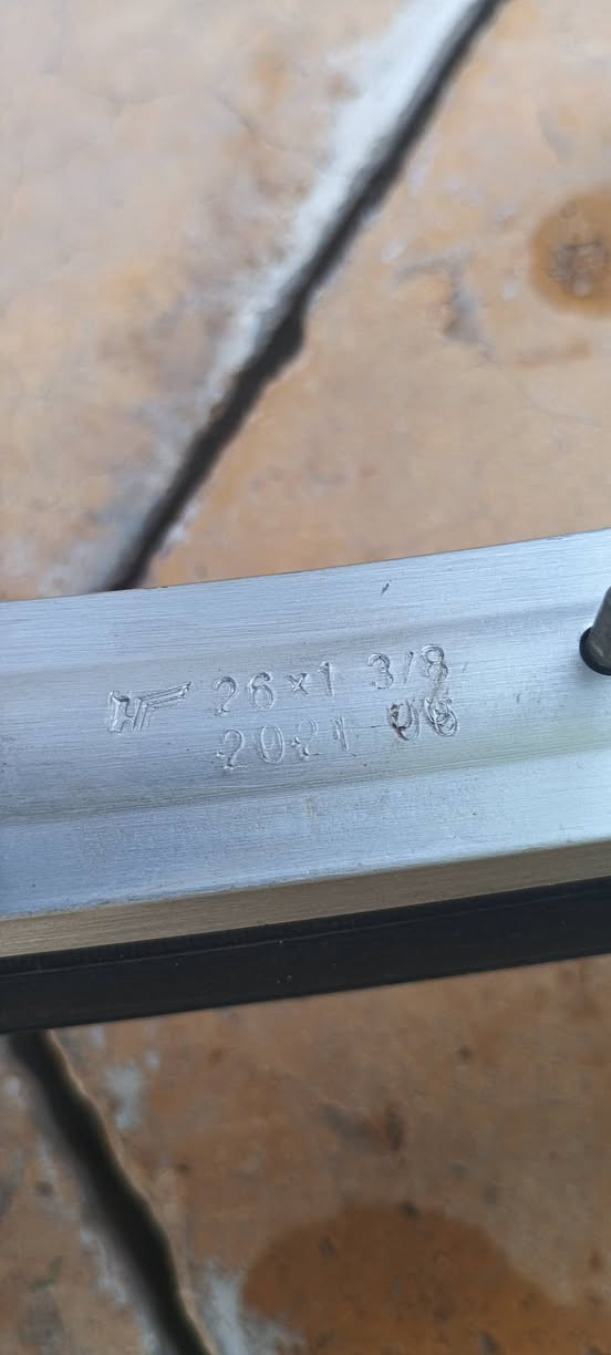 سلام عليكم بايسكل للبيع لون زيتوني موديل 21 نضافته فول مكاني الديوانية سعر خاص


**إذا كنت صاحب هذا الإعلان وتريد حذفه لأي سبب، رجاءا أرسل رسالة إلى الدعم الفني**