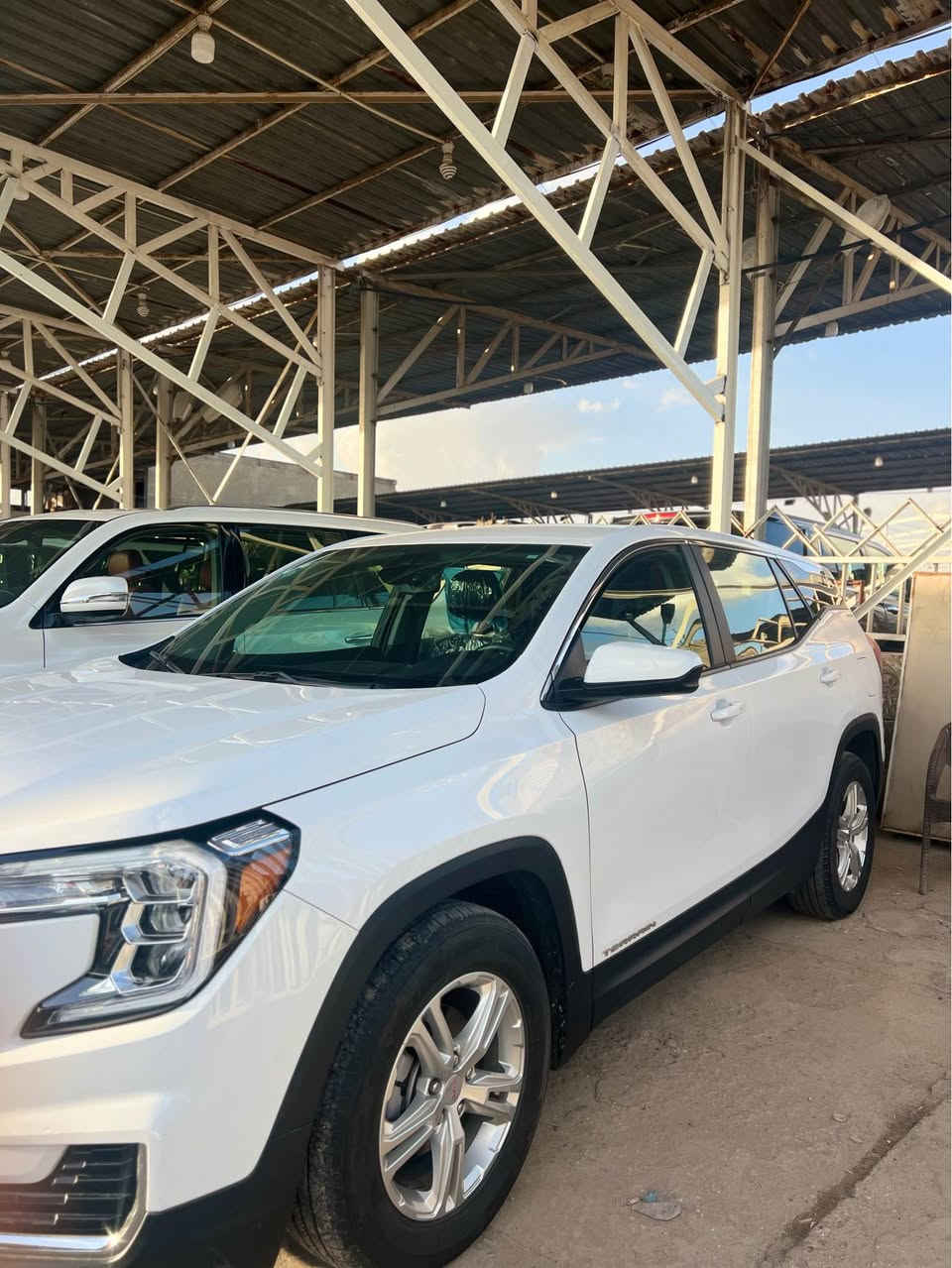 السلام عليكم
جمسي تيران 2024 وارد امريكي
سياره كفاله عامه داخله تقرير تعمل وتسير
ماناقصه ربع دينار رقم بصره جديد ا2
تخم تاير حداده جاهزه من كلشي
مواصفات SLE
كامره خلفيه
شاشه ابل كار بلي
اندرويد
اوتو ستوب
كير بيانو
لايت زنون
5 بصمات بالابواب
باقي مواصفات معروفه
السعر 190 بيها مجال
العنوان البصره القبله معارض القبله معرض الجزيره
*********** البصرة, العراق
