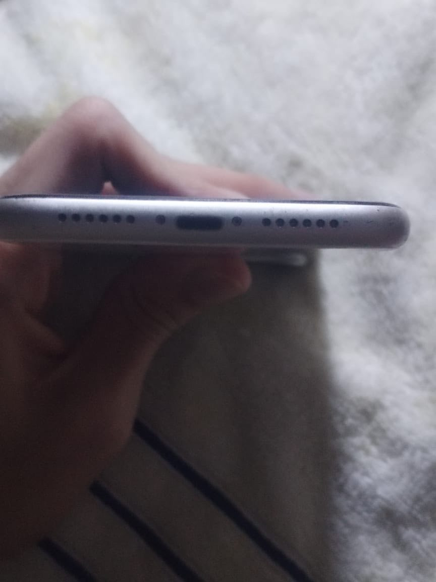 السلام عليكم ايفون 11 العادي
بطارية ٨٠ ما مبدله 

ذاكره ١٢٨

الجهاز نضيف وما مفتوح ومابي فقط هذني الفطرين بالضهر وصغار جداً 

السعر ٢٩٠ مع راس شاحنه اصلي ماخذه ب٣٠

بدون راس الجهاز ٢٧٠ قفل 

تاخذه وتفحصه عد اللي يعجبك


**إذا كنت صاحب هذا الإعلان وتريد حذفه لأي سبب، رجاءا أرسل رسالة إلى الدعم الفني**