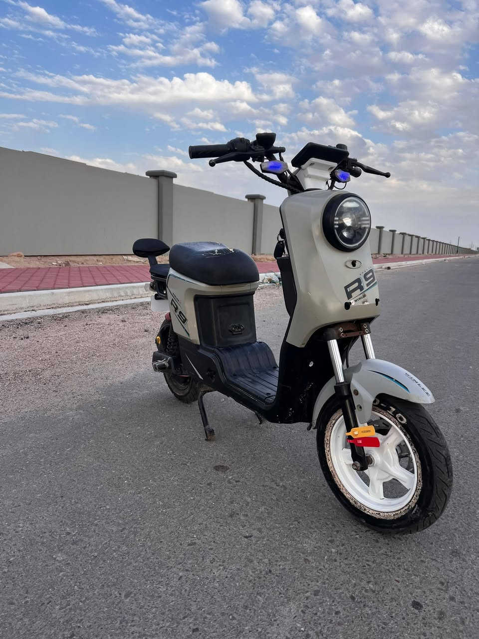 السلام عليكم دراجه للبيع
ار9 ريان مديل 2024 بطاريات جدد صار شهر من بدلتهن 
22 انبير السعر 350 وبيها مجال للشراي


**إذا كنت صاحب هذا الإعلان وتريد حذفه لأي سبب، رجاءا أرسل رسالة إلى الدعم الفني**