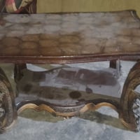 طاولة • الشعب • ديكور