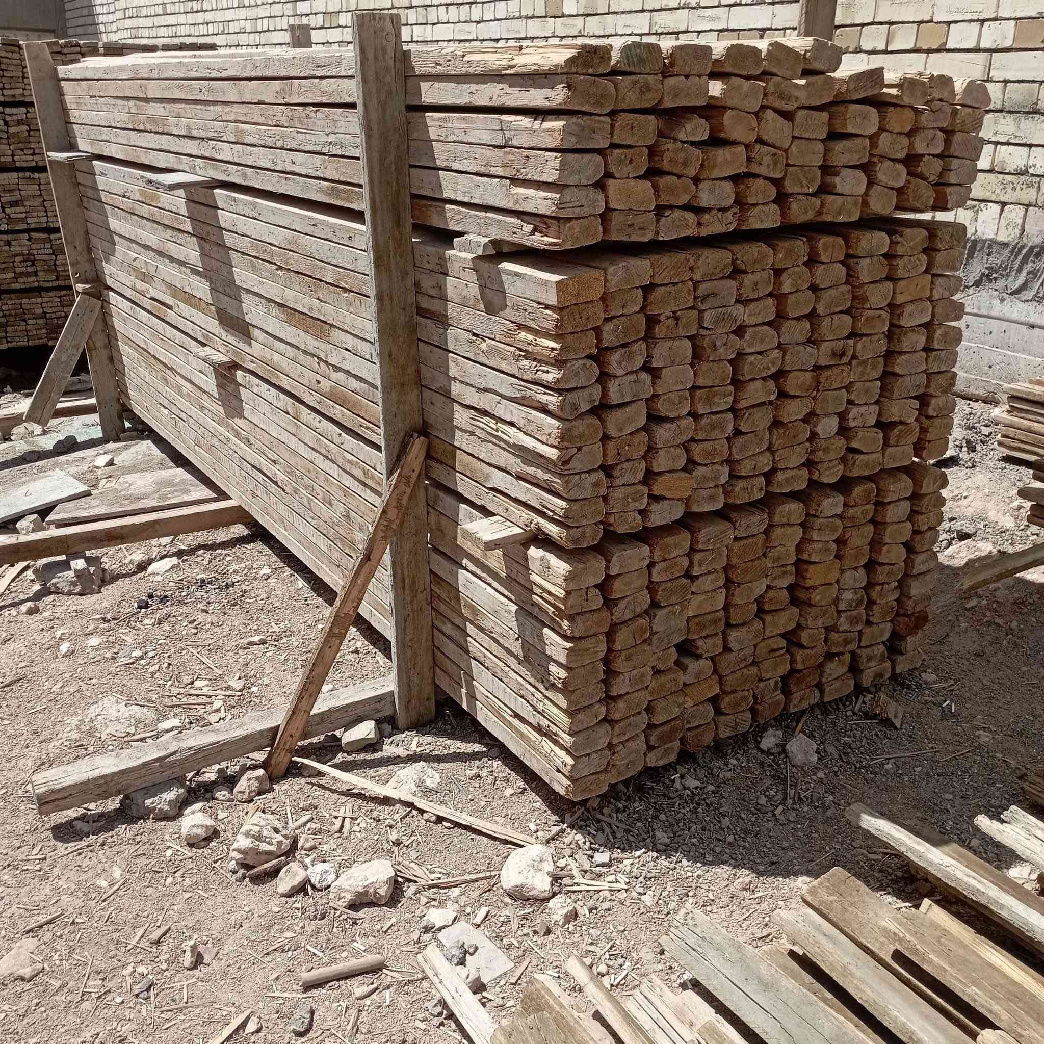 للبيع سير 4×2 روسي تارس 
طول 4متر / طول 3متر / طول 2متر 
مكاني الحلة ***********
