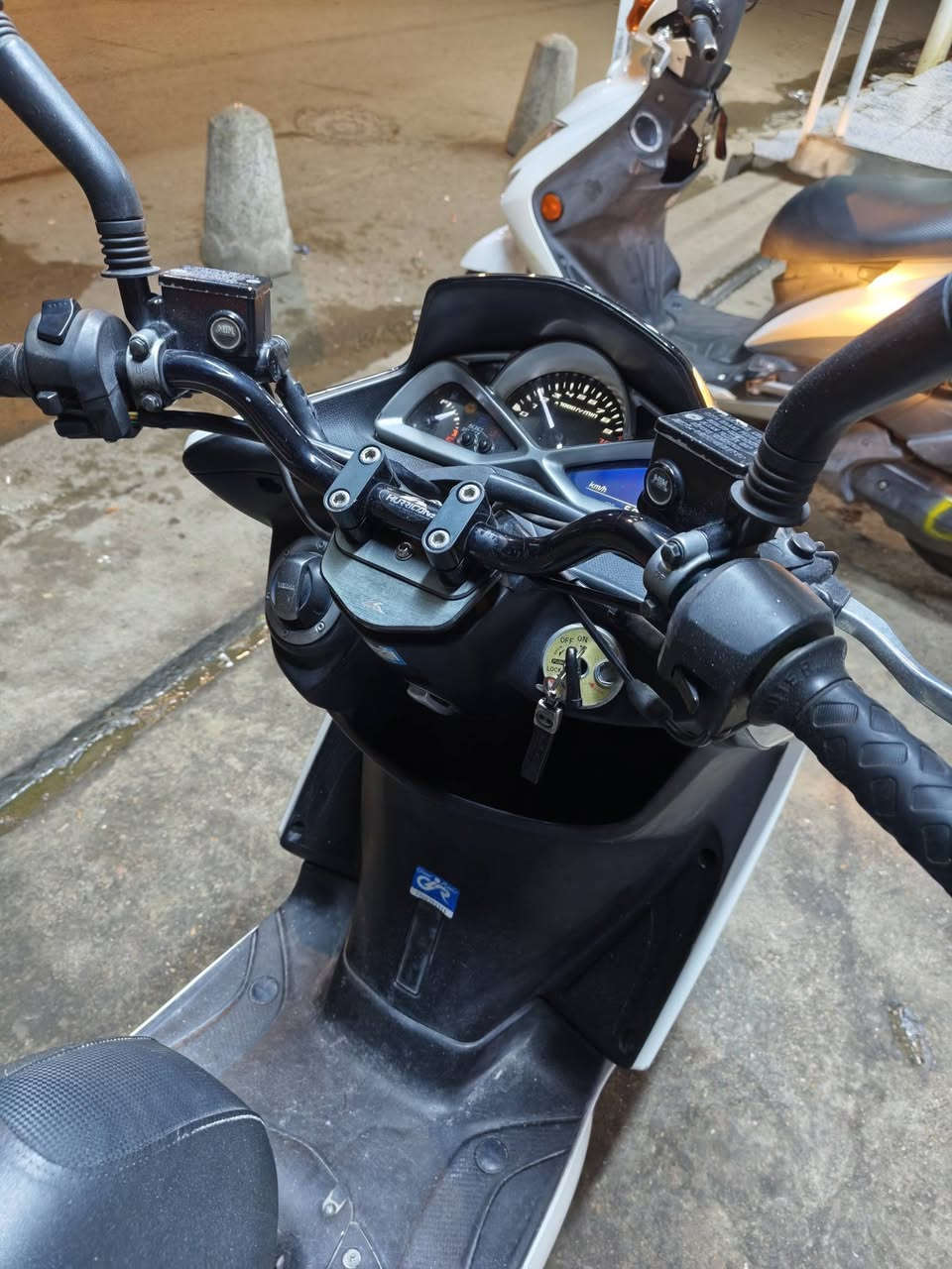 دراجه ياماها ماجستا S صنع ياباني اصلي قبغ نفخ خطين سكليتر ستاند حساس الدراجه مال مزاد مع اوراق مزاد وأوراق معرض محرك 155 cc تبريد راديتر الدراجه كفاله عامه محرك وكفر ابيع من باب البيت اخت الكارتون لايت امامي خلفي زنون ستيرن تزويد من اليابان اصلي العنوان بغداد حي القاهرة أي استفسار *********** 🌺🌺
الدراجه نازله 16 ورقه ونص مكاتبه موجوده 
اني ابيع 11 ورقه ونص
