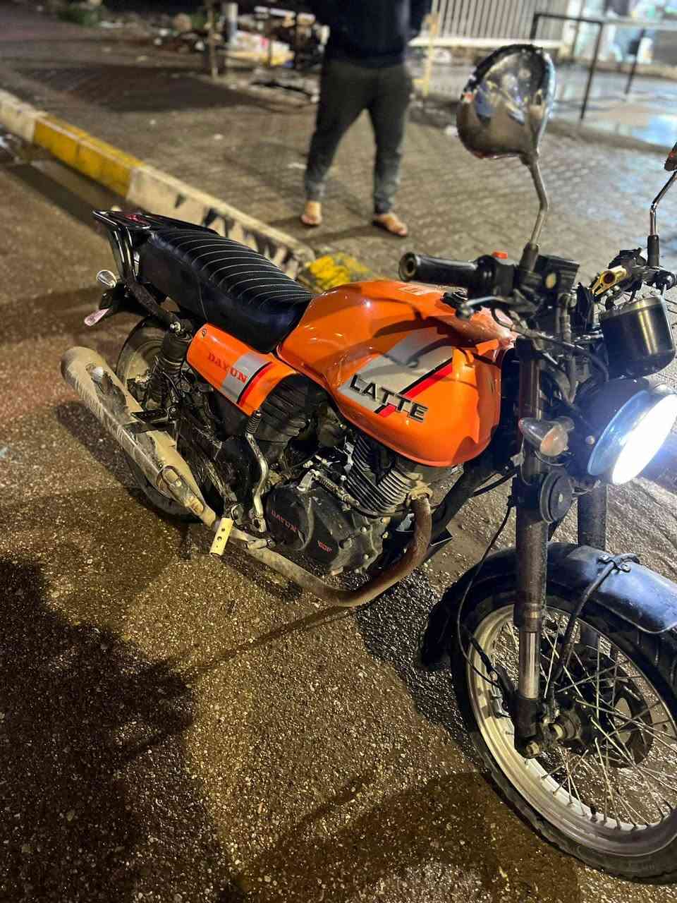 دراجه للبيع لاتي موديل ٢٢ كهربايات كامله نضافه مثل ماواضح بصوره مكينه مامفتوحه دراجه حلوه مرقمه ديالئ السعر ١٧٥٠ بيهه مجال العنوان بعقوبه التحرير رقم الهاتف ***********
