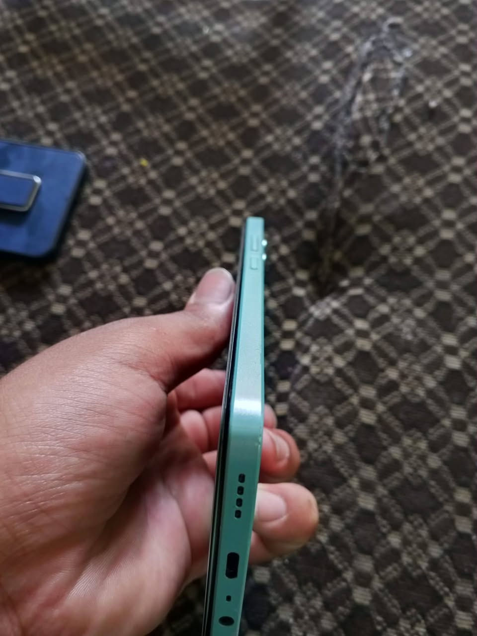 للبيع موبايل C51 نضيف بس الشاشه بيها فطر مثل ما موضح بل صوره او بي لزكه بيها  فطر السعر150 او بي مجال مكاني موصل الايسر حي الشيماء ملاحضه الكارتون موجود والشاحنه موجوده الاصليه


**إذا كنت صاحب هذا الإعلان وتريد حذفه لأي سبب، رجاءا أرسل رسالة إلى الدعم الفني**