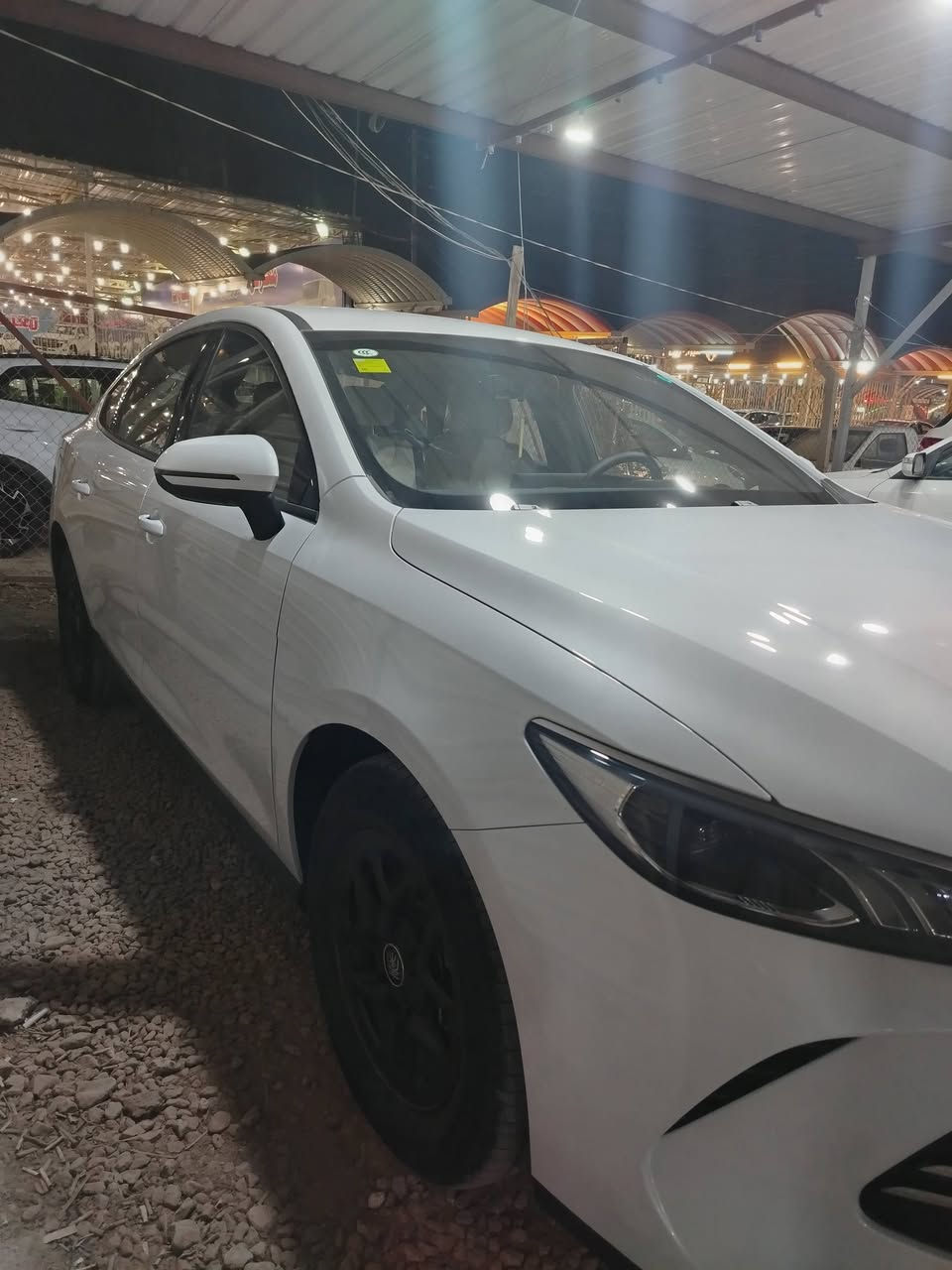 السلام عليكم بي واي دي جن بلس للبيع موديل 25 الدشبول لونين ماشيه 2000 سياره اخت زيرو  مكان السياره النجف سعر السياره خاص رقم الهاتف ***********
