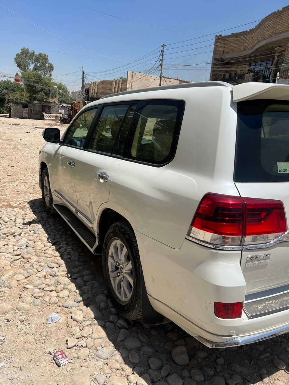 السلام عليكم لاندكروز ساز ٢٠١٨رقم بغداد باسمي مكفوله من الحادث ولصبغ سياره ماشيه ١٠٠ موصفات السياره معروفه تشغيل ع بعد مري شفط ثلاجه حساسات امامي وخلفي سياره مابيها اي نقص (***********)
