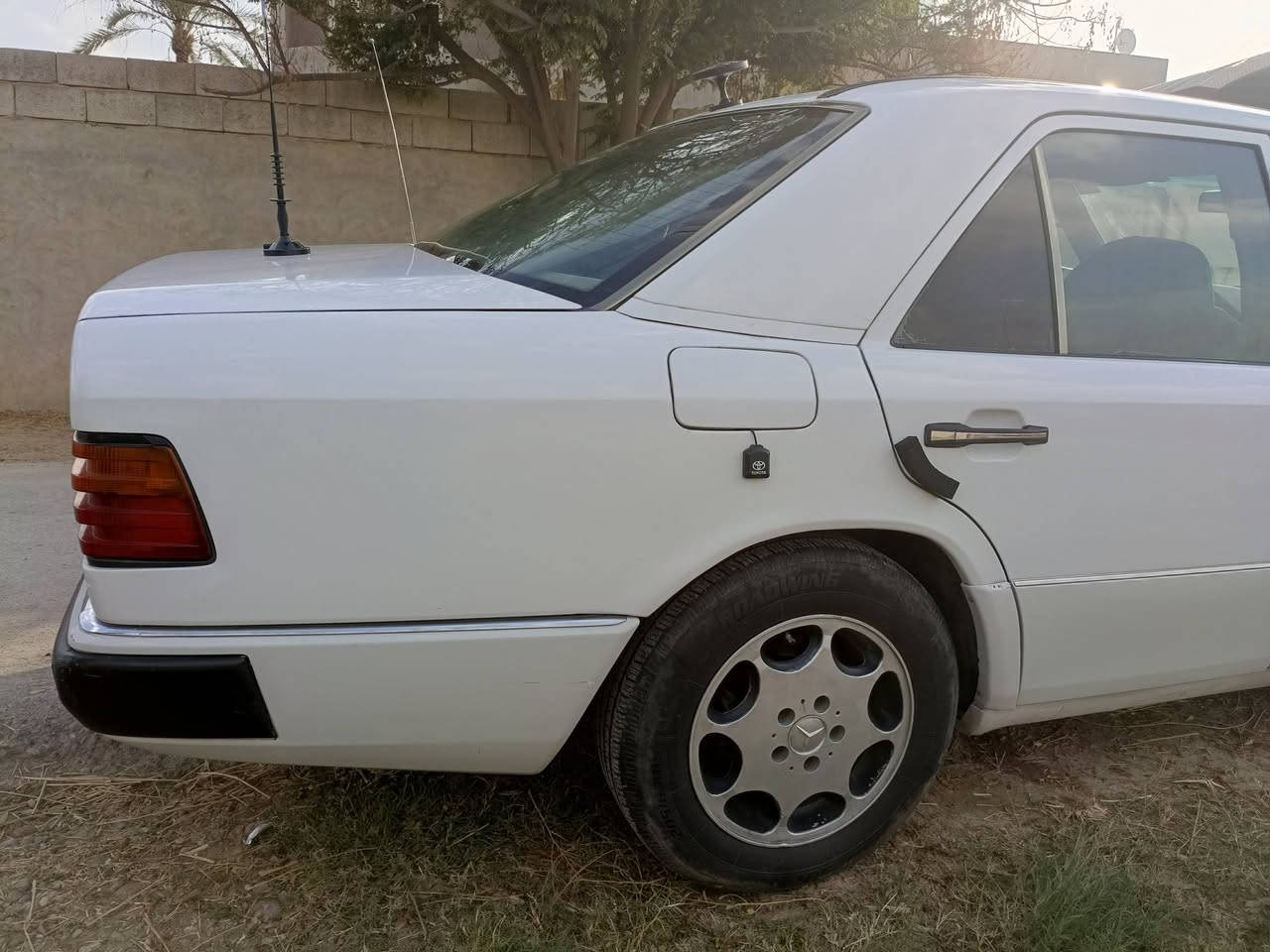 السلام عليكم
مارسيدس دب موديل ١٩٩٠ رقم انكليزي ديالى محرك بطه 2.500
شرط لا تنقيص ولا تبخير تحويل ثاني يوم لايت زنون 
تحويل ثاني يوم
فتحته سقف 
السعر 65وبيهه مجال 
مكان صلاح الدين الضلوعيه -بلد
الرقم 
***********
***********
