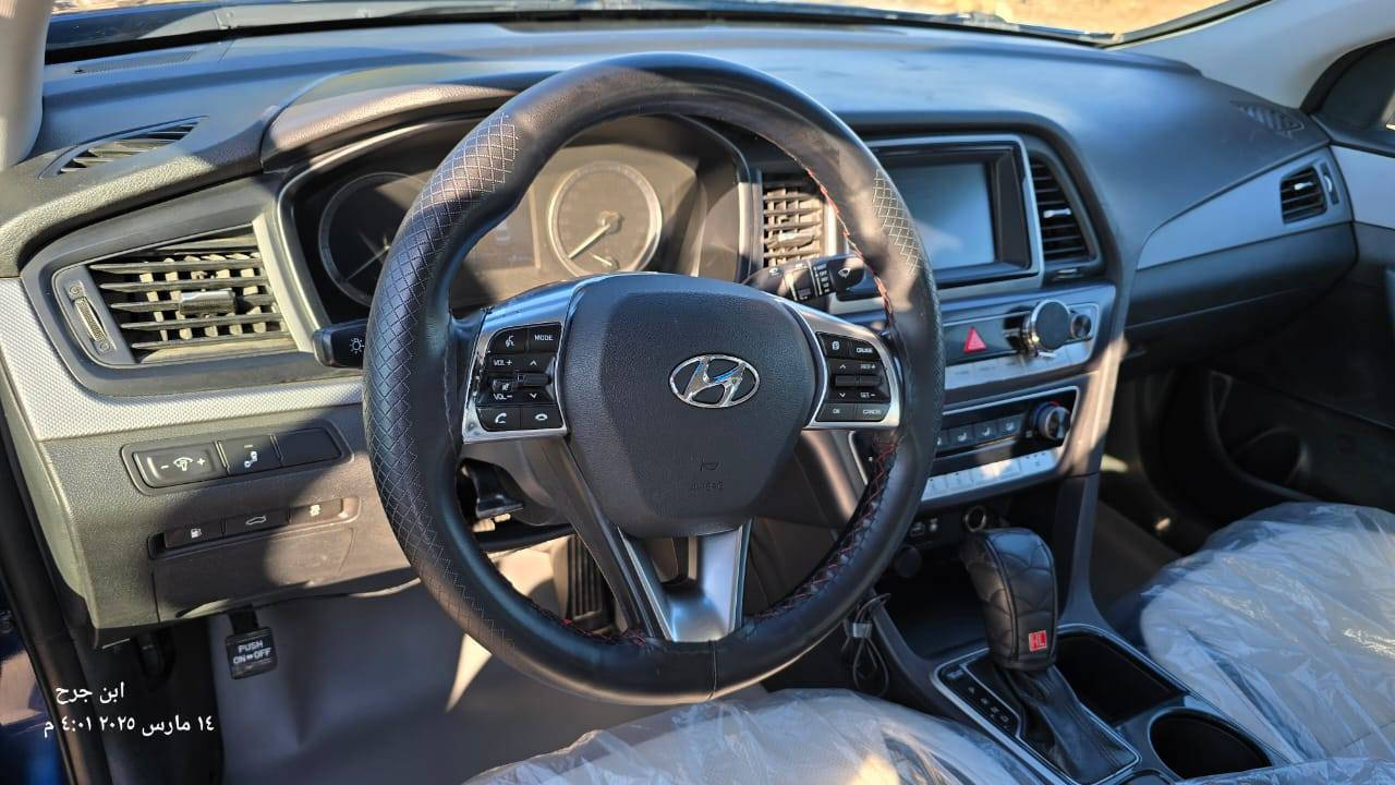 سوناتا 2018
مكينه 2400
السياره ورد  امريكي دون حادث لا غرق كلين مكلف بنشر
مكاني ميسان رقم الهاتف ***********
