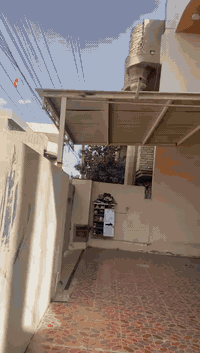 السلام عليكم
بيت للبيع بناء حديث

المساحة ٢٣٠ متر

يحتوي ثلاثة مناور

حمامين

سطحين كبار 

البيت نظيف جدا . طابقين ويحتوي على خمسة غرف  نوم كبار 4×5 واحدى الغرف 6.5×4 ومغلفه تغليف خشب حديث

موقع الدار ابي غريب مركز السوك  بظهر الشارع العام التجاري  وتحديدا خلف جمعية الوزيري مباشرتا
ببعد اقل ال٨٠٠ متر عن مجمع البدور

السعر ٢٦٠ مليون
للاستفسار
***********
