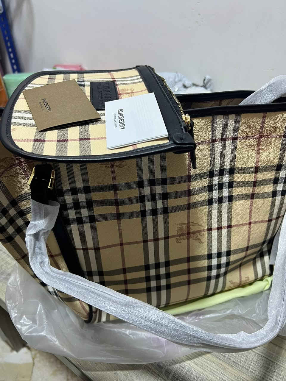 جنطة نسائية ماركة بربري صناعه إنكلترا وجنطة ثانيه ماركة كوجي الايطاليه كلهن اصليات مع اوراق الضمان القطعه ب50 بيع مستعجل


**إذا كنت صاحب هذا الإعلان وتريد حذفه لأي سبب، رجاءا أرسل رسالة إلى الدعم الفني**