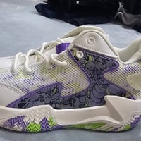 حذاء رياضي • قياس ٤٠ • أبيض بنفسجي أخضر