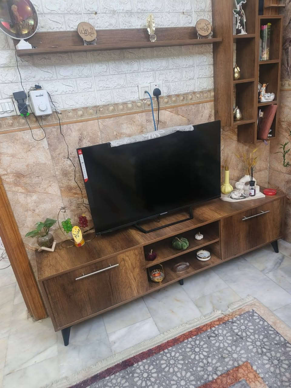 ثريات ب٢٥ الف ثنينهن شغالات غرفه الاطفال ب٢٥٠ وبيها مجال بسيط  ميز طعام ٥٠ ميز بلازما ٦٠ كل ضرر مابيهن

 بس غرفه واكعه باب تشكل براغي يعني مو كسر
 مكان بغداد


**إذا كنت صاحب هذا الإعلان وتريد حذفه لأي سبب، رجاءا أرسل رسالة إلى الدعم الفني**