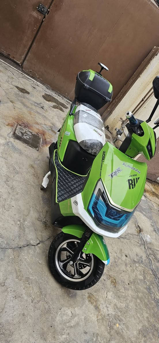 السلام عليكم 
مطور للبيع N8
بطاريات 5شرط انطيك 
ملف 2000
وايرمنيه كلها شغاله 
سماعه حاكيه
3نمره 
سرعه 55حقيقي
موصفات معروفه 
عنوان موصل الأيسر 
#السعر525 وبي مجال 
***********
