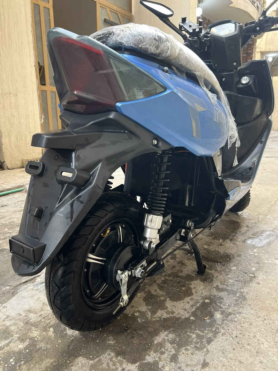 سلام عليكم
دراجه سكنس (mtr ) من مؤيد طياره الي يعرف دراجات mtr
للبيع
ست بطاريات استخدام اشهر قليله
اللّٰه شاهد امشي بيها 60 كيلو ويبقه بيها قليل بصمتين وسويج بيها بك اشاير ثلاث سرع
الدراجه كلش نظيفه وقويه 
ملاحظه الصندوك اني موخره بس موجود 
للبيع 700 وبيها مجال قليل مشتريها مليون وميه وستين اللّٰه شاهد
مكاني الغدير واتساب ***********
