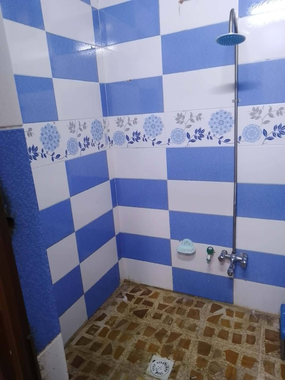 بيت للبيع  مساحه 100 متر كرت سكني معاملتو نضيفه  حي التاميم قرب تقاطع التاميم  البيت حيل نضيف  وماناقصو اي شي غرفه نوم واستقبال وهول ومشتملات  ومطبخ وصحيات السعر 45 وبي مجال  يرهم اقساط  اتفاصيل خاص


**إذا كنت صاحب هذا الإعلان وتريد حذفه لأي سبب، رجاءا أرسل رسالة إلى الدعم الفني**