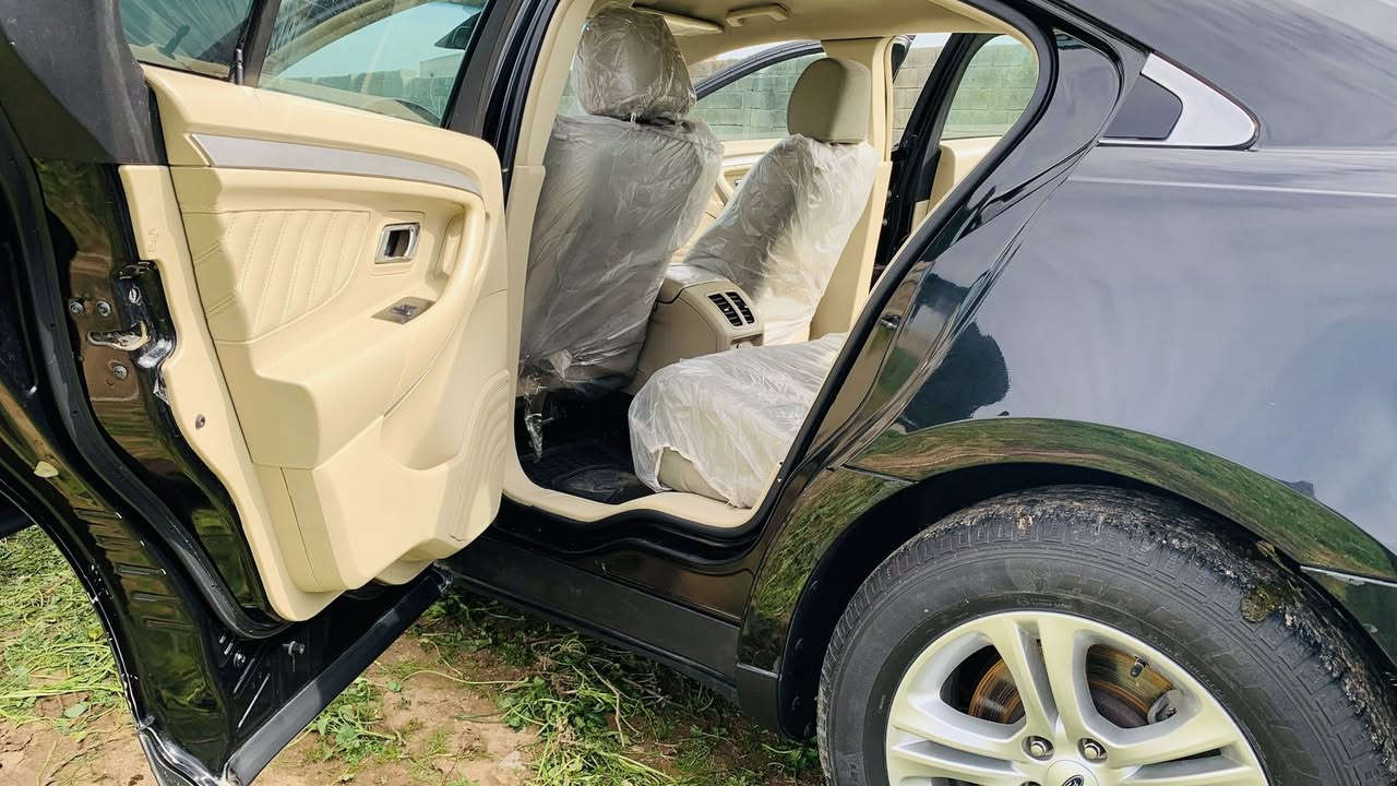 للبيع
فورد توروس 2013 فئه se

 لوحه اربيل نفاذ السنويه 2030

كير محرك كفاله بدون اي خلل او عطل

كهربائيات تدفئه تبريد شرط بدون اي خلل او عطل 

باب خلف السائق صبغ فقط ومكانات بسيطه تعديل بارد

موقع السياره موصل 

السعر 115$

 اتصال او واتساب ***********
