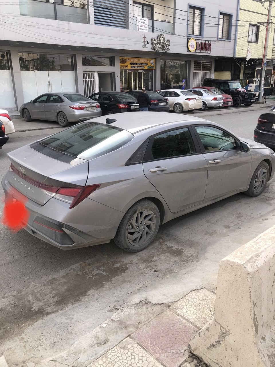 السلام عليكم الانترا 24 فول مواصفات ما عدا الفتحة وارد امريكي مرقمة اربيل و جاهزة سنوية 2031 اليوم ترقمت شرط التحويل العنوان اربيل السعر 165 
***********
ملاحظة السيارة نبدل باب السايق بلادي
