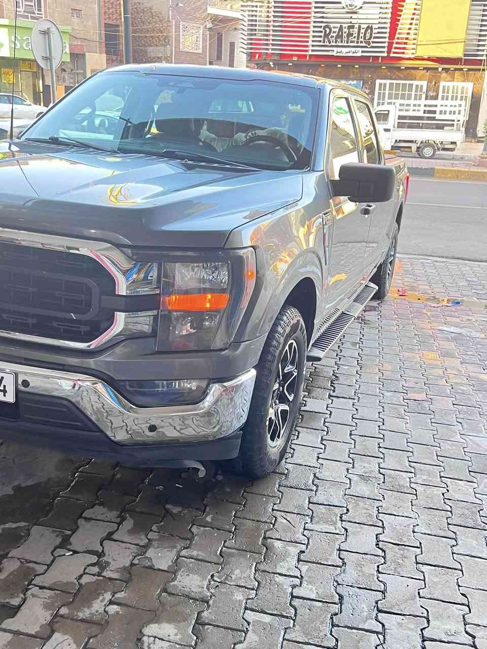 سلام عليكم للبيع فورد F150 موديل 2023 بدي طويل باب طويل بسمي تحويل ثاني يوم رقم جديد سنويه جديده حادثه جاملغ الايسر وشويه بل باب مال سايق سياره خير من الله محرك V6 سياره جاهزه مناقصها اي شي رقم سليمانيه العنوان / بغداد الاعظميه                      

*********** 
السعر 288$ وبيه مجال
