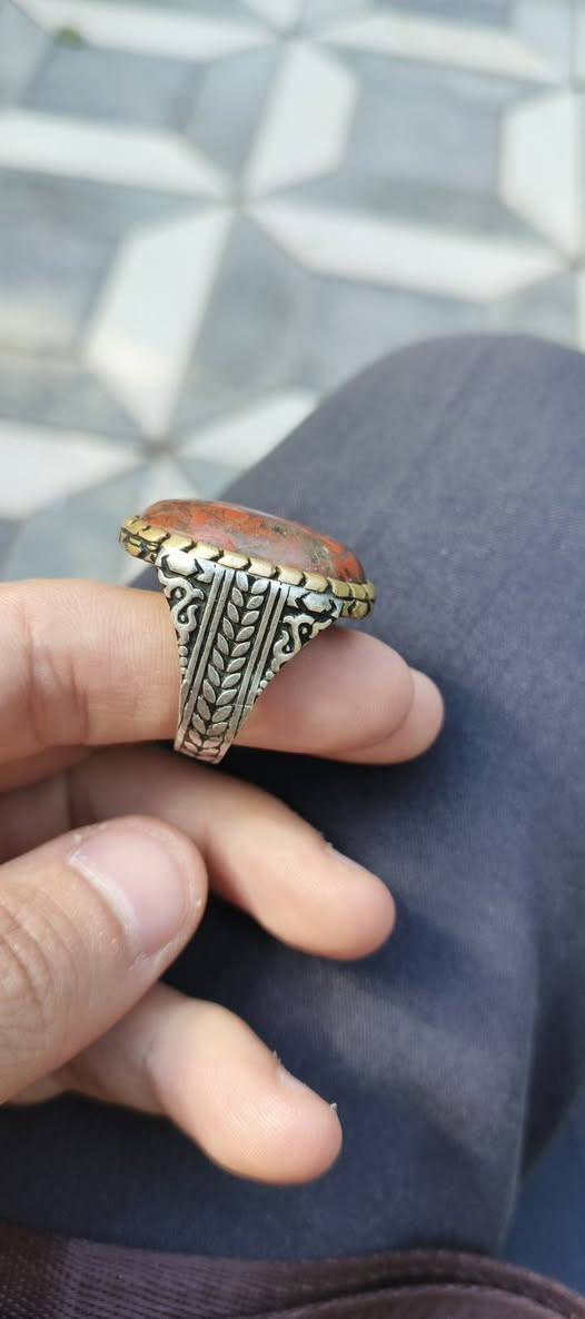 اللهم صل على محمد وآل محمد
قنداش قديم فضة ٩٢٥ شرط مشروط قطعة خشنة تحفة مميزة السعر سوينا مع توصيل ب٨٠ ألف قفل فقط بيع بدون عملة وسعر ثابت للطلب خاص


**إذا كنت صاحب هذا الإعلان وتريد حذفه لأي سبب، رجاءا أرسل رسالة إلى الدعم الفني**