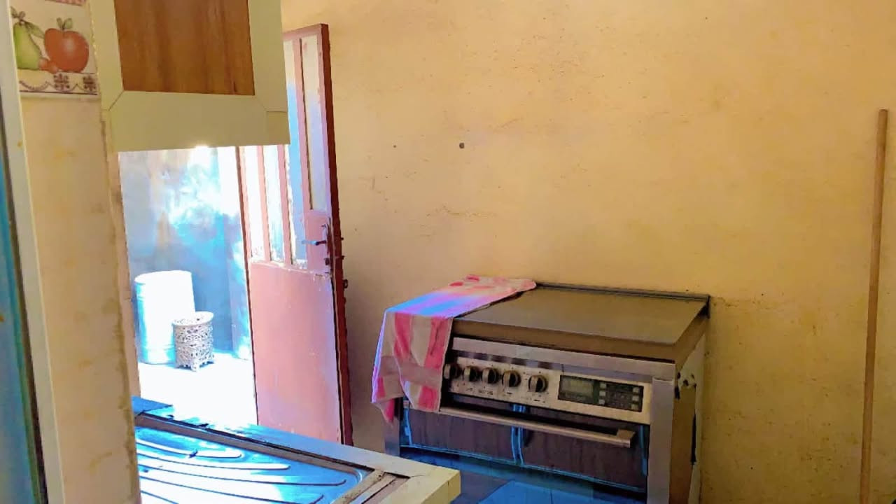 📍 دار للبيع مع مشتمل 🏠
العنوان : 7 نيسان الشارع العريض موقع تجاري ومميز مساحه 300 متر ( دور 7 نيسان ) الدار متكون من استقبال وصاله و3 غرف نوم ومطبخ حار وبارد مع الكاونتر وصحيات والقاط الثاني ( مخزن ) اما المشتمل يكون من استقبال وغرفة نوم ومطبخ وصحيات 
للاستفسار الاتصال على الرقم(***********) او زوروا مكتبنا الكائن في قضاء خانقين فلكة كرندي (مجمع الحاج قاسم)
