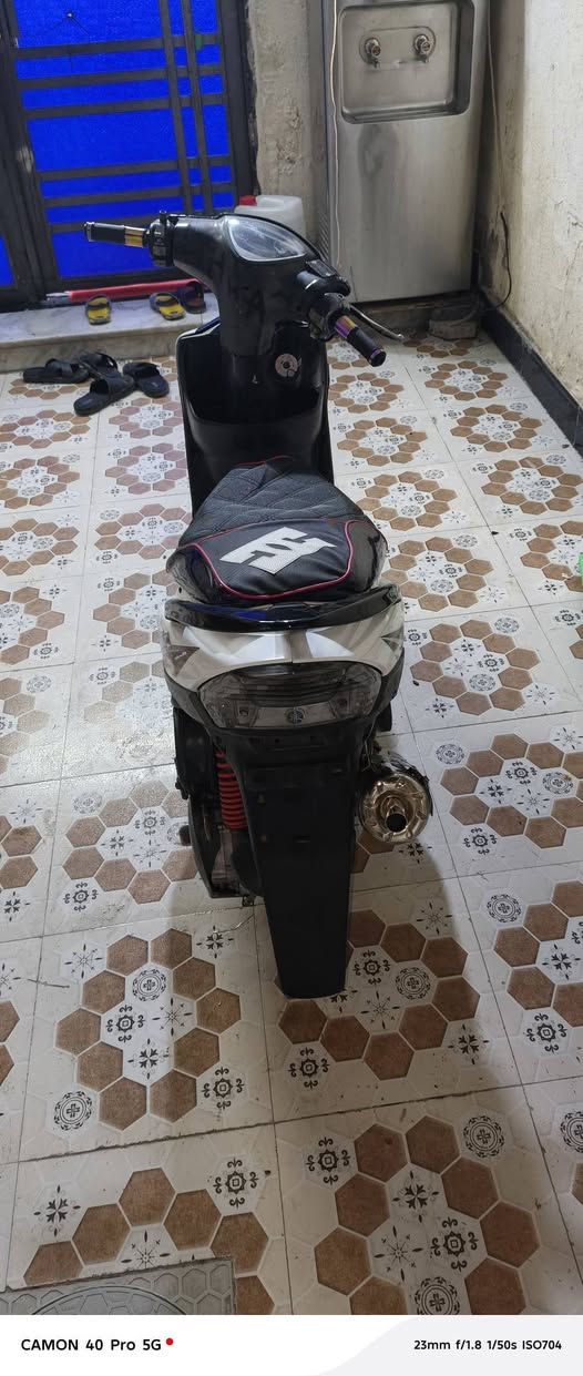 السلام عليكم ماكس عدله رقم واحد كلشي شغال بيهه اي نقص مابيهه اخوان ملاحضه الدراجه مفتوحه لا تراسل وتكلي مفتوحه لو لا انه ابيعك شرط النضافه اوكشي شغال بيهه عنون ناصريه مركز سعر 550 ***********
