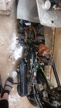 دراجه ياماها تشتغل وتطفه  ابيعها جف تراب كفراتها موجوده سعرها١٠٠بيها م...