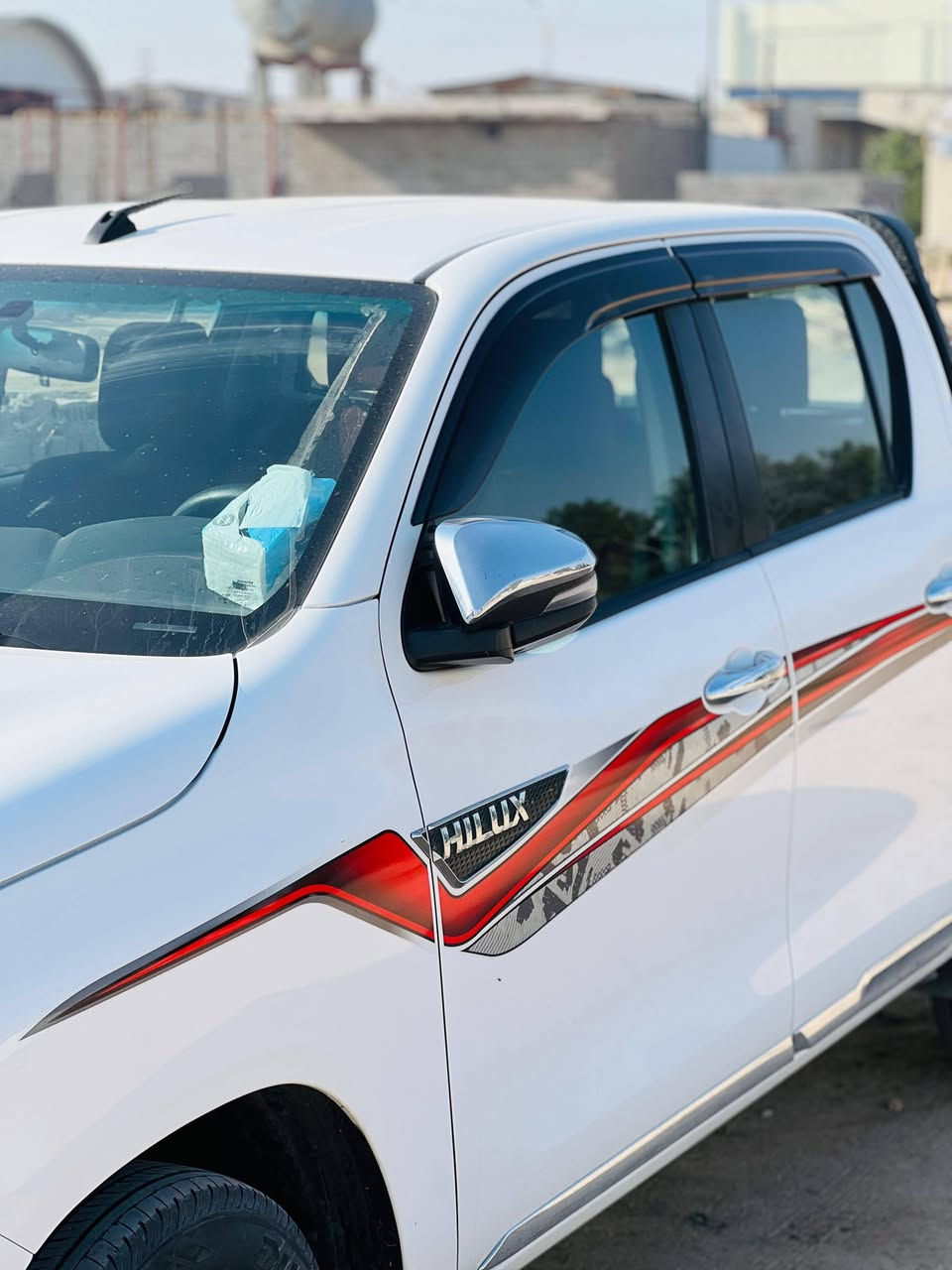 السلام عليكم هايلوكس 2025  كير اوتامتيك كفاله عامه رقم كربلاء انكليزي بأسمي شركة ساز ماشيه ٣٧ الف كيلو السياره بعدهي زيرو نضيفه مكاني كربلاء طريق النجف 315 وبيهه مجال قليل جدا السياره بوضع الشركه ***********3
