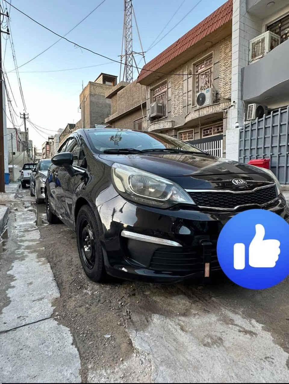 اسلام عليكم ورحمه الله
سياره كيا ريو موديل 13 خليجي مكينه دوش 16
بيه باردات باب السايق والباب الخلفي 
مكينه جديده تبريد شغال 
والسياره حلوه وجاهزه رقمه بغداد تحويل ثاني يوم 
مصفره هيه وغرامات
سعره 80 وبيه مجال للشراي 
مكاني بغداد اتصل واني خادم ***********
