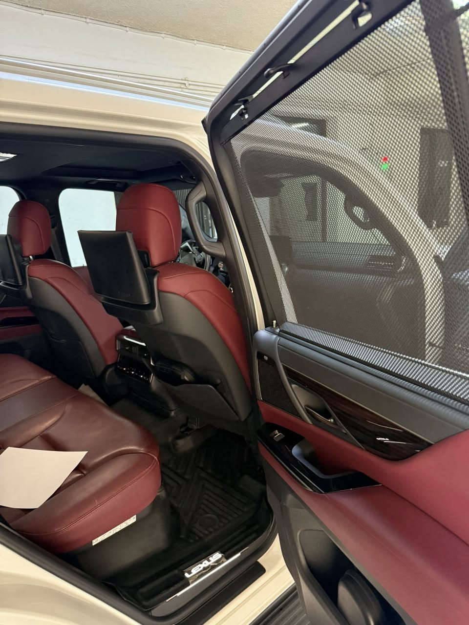 لكزز ٢٠٢٤ بلاتينيوم ابيض بدون حادث داخل ماروني ماشيه ١٧٥٠٠. السعر ١٨٠ ملون الاتصال ***********
