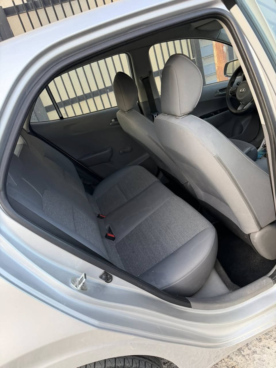 بيكانتو 2019 خليجي 
بيها باب وجاملغ صبغ ماشيه 38 بدون نواقص نظيفه محرك وكير وصدر وتبريد كله نظيف ومكفول بيها شاشه وكامره وتحكمات ستيرن رقم اربيل تحويل او وكاله مكاني بغداد 
السيديه. سعر 98 ورقه وييها مجال
***********
