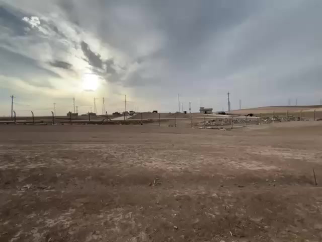 ارض للبيع في حي القوسيات
خلف كليه علوم الحياة خلف محطّة العوف. 

المساحه.    250.   م

سند زراعي نموذج 25حق التصرف سند ابيض 

خدمات ماء كهرباء التبليط 200متر عن شارع ادهوك الرئيسي

اتجاه شروق تام.  

شارع.   10.   م

سعر المتر.   65. بي مجال 

الاستفسار بل الارقام 

***********
***********

