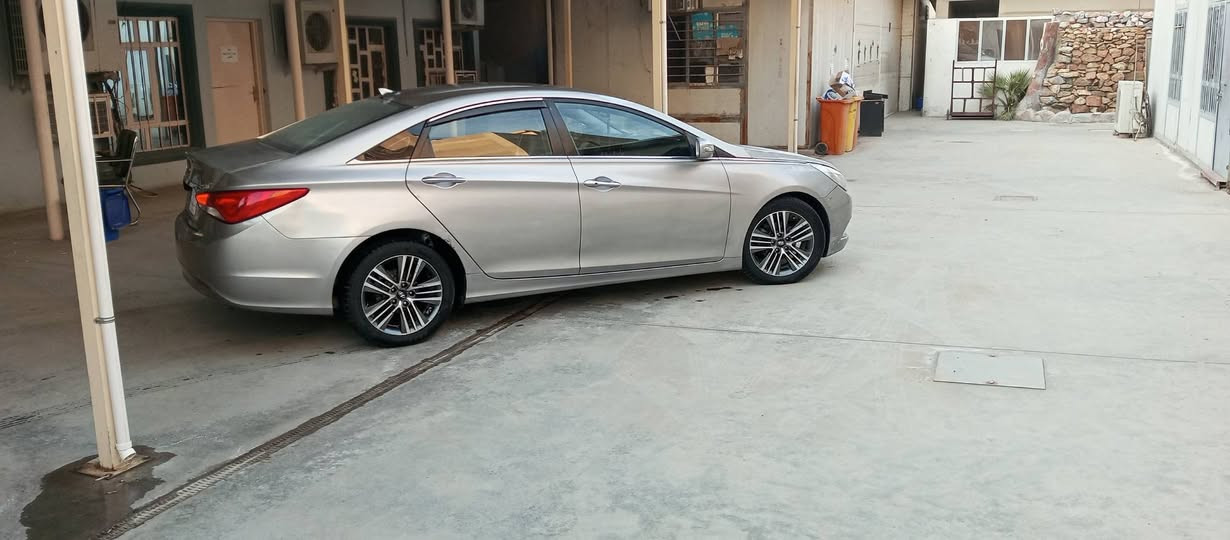 سلام عليكم سوناتا موديل 2011  فول عدة الفتحة مصبوغة عام أو بيهة جراد أو حادث جاملغ خلفي جهة السائق محرك دوش 2000
السعر 95 أو بيهة مجال بااسمي مكاني بغداد الكاظمية 
***********
