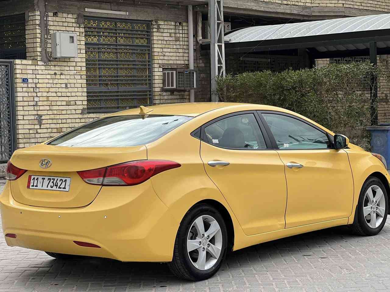 سلام عليكم
النتره 2013 للبيع

مكينه 1800 دوش ما مفتوحه

حادثهة موضح بل صوره 

السياره على وضع الشركه بيهه فقط معجون قليل وموضح بل صوره 

السياره صارلهه 10 سنين عندي على ايدي

ماشيه165 

منضومه تبريد جديده

مصفره من ناحيه الهيئه ولغرامات يعني أي غرامه ما عليهه

تخم تاير جواهه 

سنويه بأسمي رقم بغداد

الساره على وضع الشركه كلة بلادي 

السعر انتصل وتدلل$$.                ♻️💢

للاستفسار:***********  

بغداد مدينه الصدر

السياره اجمل من الصور⭕️
