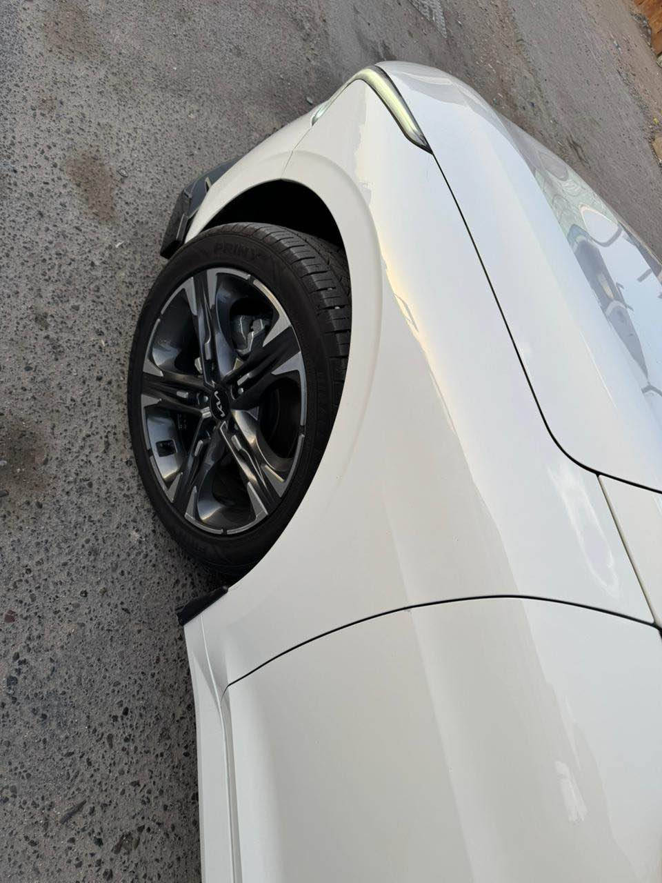 K5 مديل 2023 ضمان شركة الدولية للسيارات مكفوله ما عده بارد ع كد ثلاث اصابع وطخه بل جاملغ الخلفي السياره ماشيه 59 الف السعر 210  السياره فول الفول بانوراما بصمه صندوق ذكي والى اخره*********** البصرة, العراق
