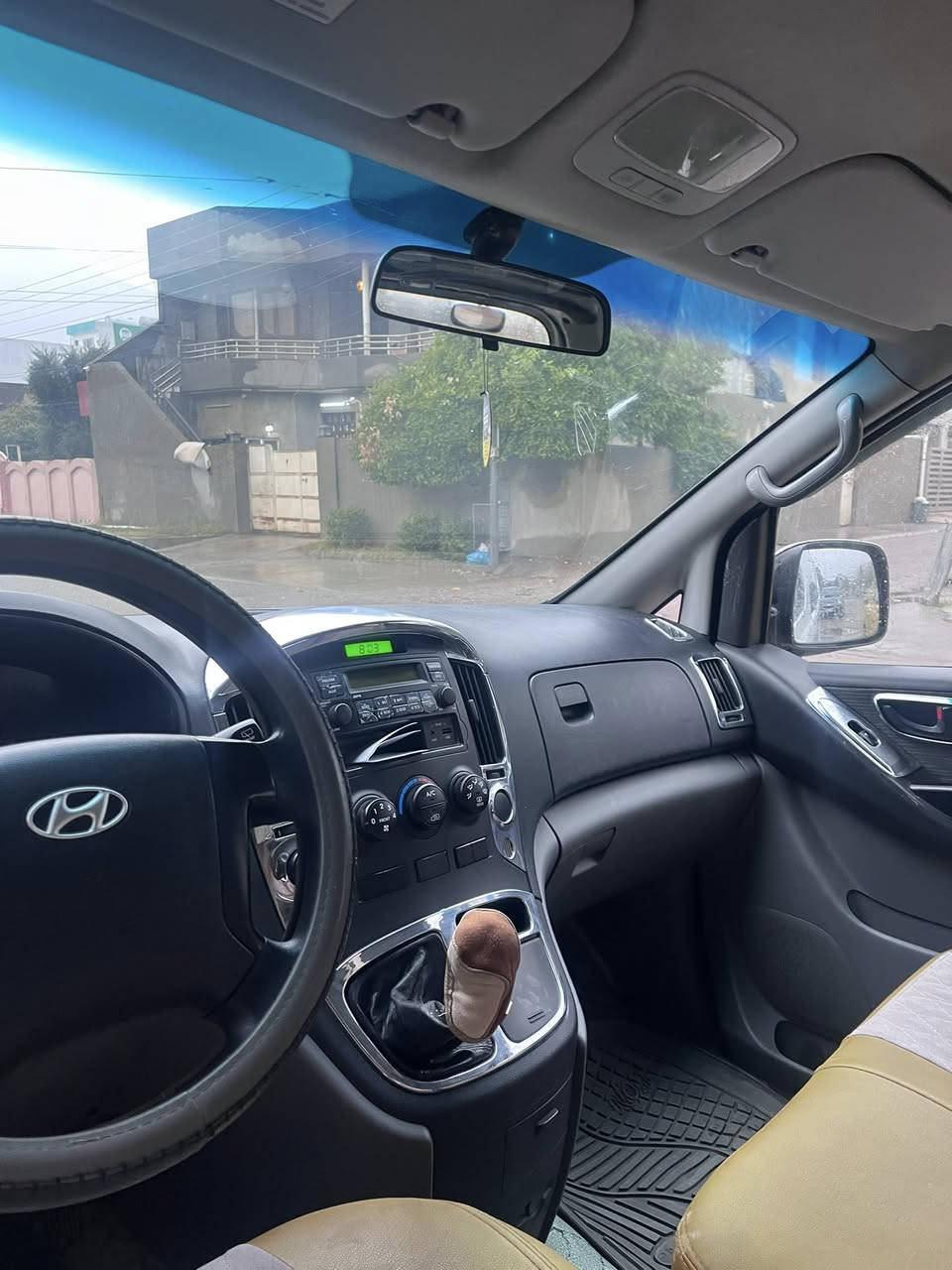 السلام عليكم
للبيع استاركس موديل 2014 
بانزين نص فان 
محرك وكير شرط مامفتوح 
***********
