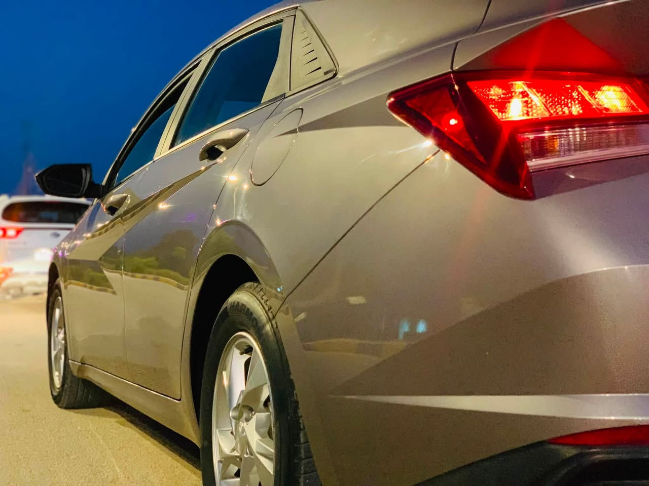 Elantra 2023.  رقم اربيل الدولي. الجديد. 
للبيع فقط  148$ وبيها مجال
وارد امريكي مبدل بنيد  بلادي فقط بدون 
دواخل 
حساسات امامي خلفي
رادار 
تحكم قياده جهتين
تبدي ثلج 
شاشه تحكم 
مثبت سرعه
منفذ شحن
توقف ذاتي
وبيها مواصفات هواي بيها
وكاله ب اسمي تحويل ثاني يوم
المكان بابل جبله
للاتصال او واتساب 

***********
