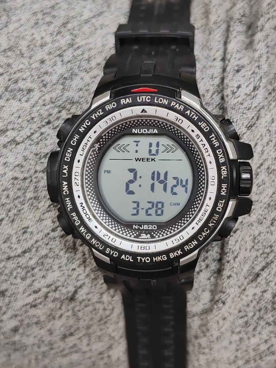 NUOJIA موديل N-JB20 / NJ820 ساعة
ديجيتال
توقيت عالمي+منبه +ستوب ووتش +تقويم كامل يوم تاريخ و شهر+إضاءة لد شغالة بالكامل الصور بيها كل التفاصيل و النظافة 
السعر ٤٠ الف
مكاني بغداد موجود توصيل


**إذا كنت صاحب هذا الإعلان وتريد حذفه لأي سبب، رجاءا أرسل رسالة إلى الدعم الفني**