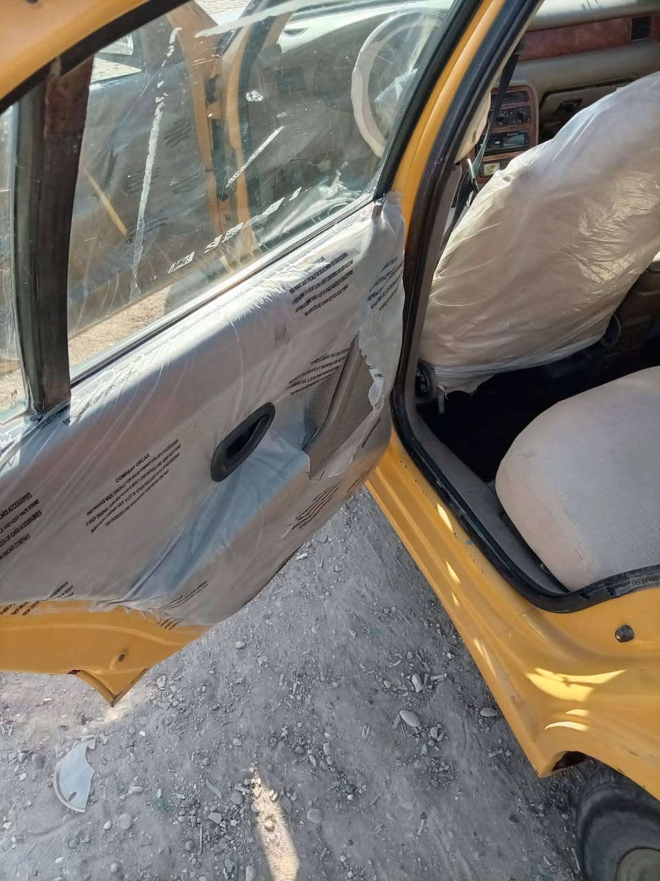 السلام عليكم
سمند ٢٠١٢ سياره نضيفه جداً سعر ٣٢ ورقه عنوان مدينة الصدر قطاع ٧٩ سياره مكينه وكير مكفول بيهه جاملغ الايسر بارد فقط  سياره رقمهه بغداد ألماني رقم الهاتف ***********
