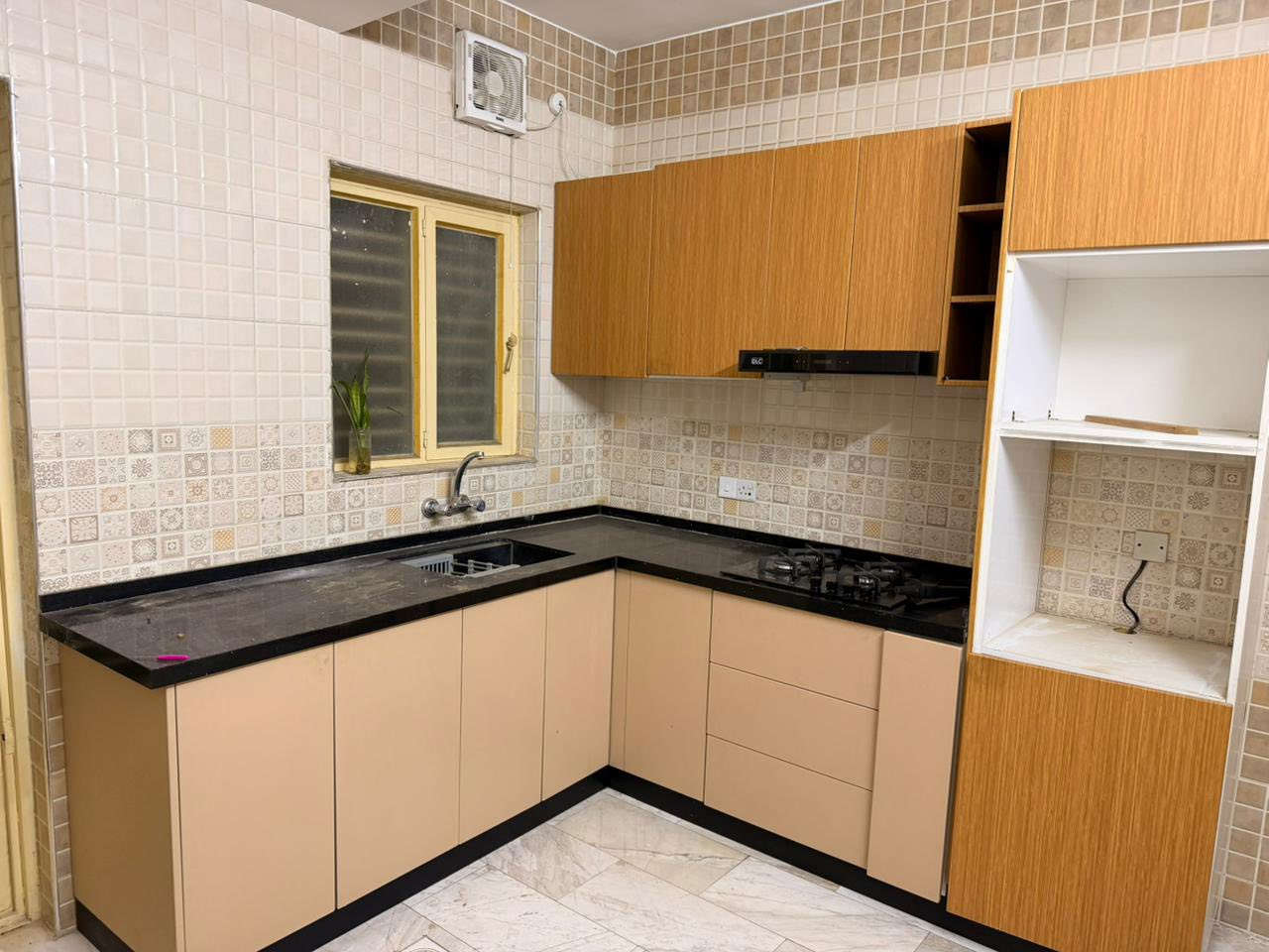 سلام عليكم كاونتر  البيع ***********العنوان بغداد زيونه
