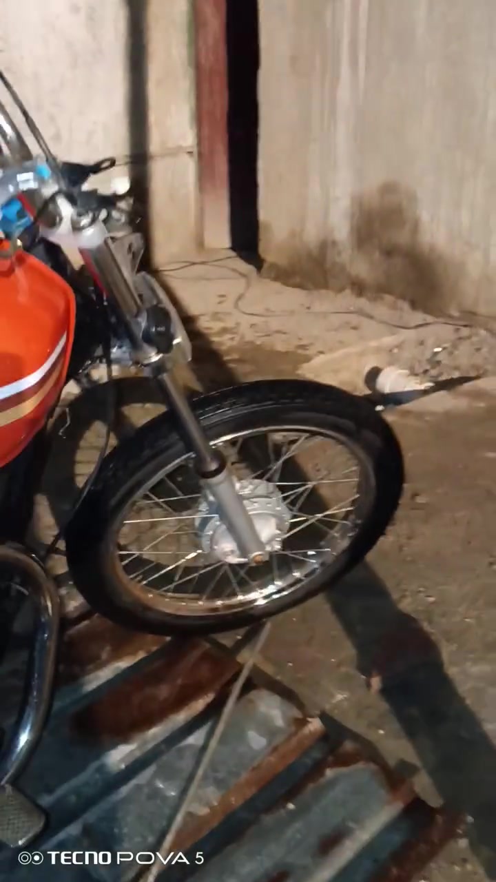 السلام عليكم شباب دراجه كلك كلك للبيع دراجه حلوه ونضيفه مكينه تايكر مفتوحه سعر 400 وبيه مجال لطيبين مكاني بصره كرمه علي شارع ابو صخير رقم *********** وتساب
