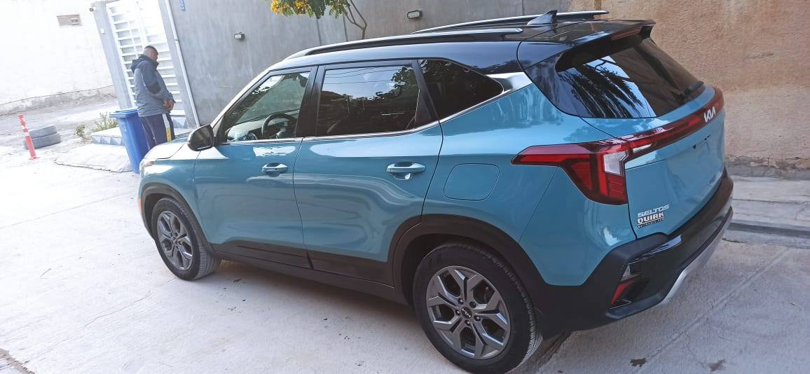 السلام عليكم.
كيا سليتوس وارد أمريكي موديل ٢٠٢٤. فئة S فول عدا الفتحة. 
رقم منفيست بأسمي تترقم جميع المحافظات. ماشية ٢٩ الف. 
صور الحادث موجودة بالمنشور مبدل بيهه جاملغ وبنيد أمريكي أصلي. عارضهه ب١٥٥ $ورقه قابل للتفاوض. مكان السيارة بابل حله المركز 
*********** او ***********/ واتساب موجود.
