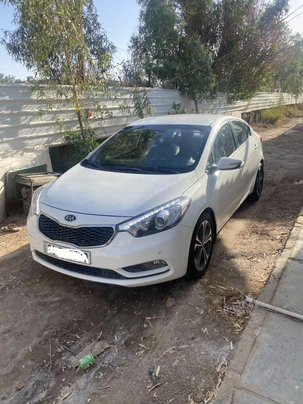 السلام عليكم
سيراتو 2014 رقم سليمانيه كفاله عامه   

  (فول عدا الفتحه )

1- حساس امامي  خلفي 

2-لد امامي خلفي 

3- ثلاث انظمه قياده (ايكو -سبورت - نورمن )

4-دسكات امامي خلفي 

5- خمس تجوات. 

6-حاكيه 

7-كير اوتوماتيك - عادي 

8-شفتات ستيرن 

9-ويل كروم 

عدد المسافه 172. حقيقي
 بال120  جرس 
سياره جديده كلها على وضع الشركه  سبير ما نازل 
السعر 135 مجالها قليل  مكاني ديوانيه مركز غير متواجد على الفيس 
للاتصال ***********
