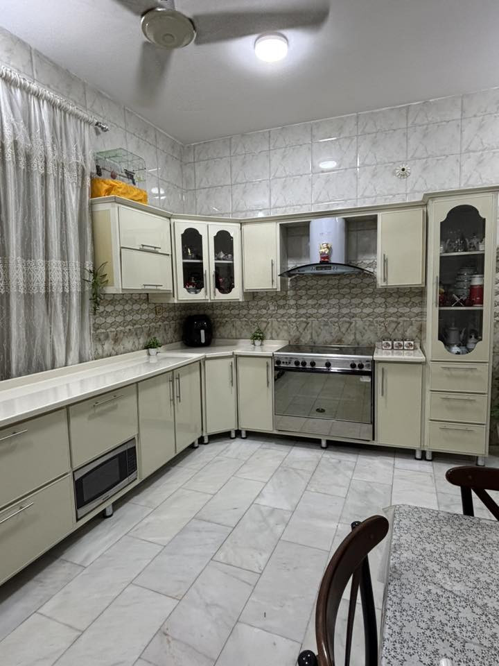 كاونتر درجه أولى للبيع الأمنيوم اخو الجديد مستعمل قليل والاجهزه طباخ شافطه مايوكرويف غير مستخدمه جديده سعر مليونين بدون أجهزه مليون مكان بابل الاستفسار واتساب ***********
