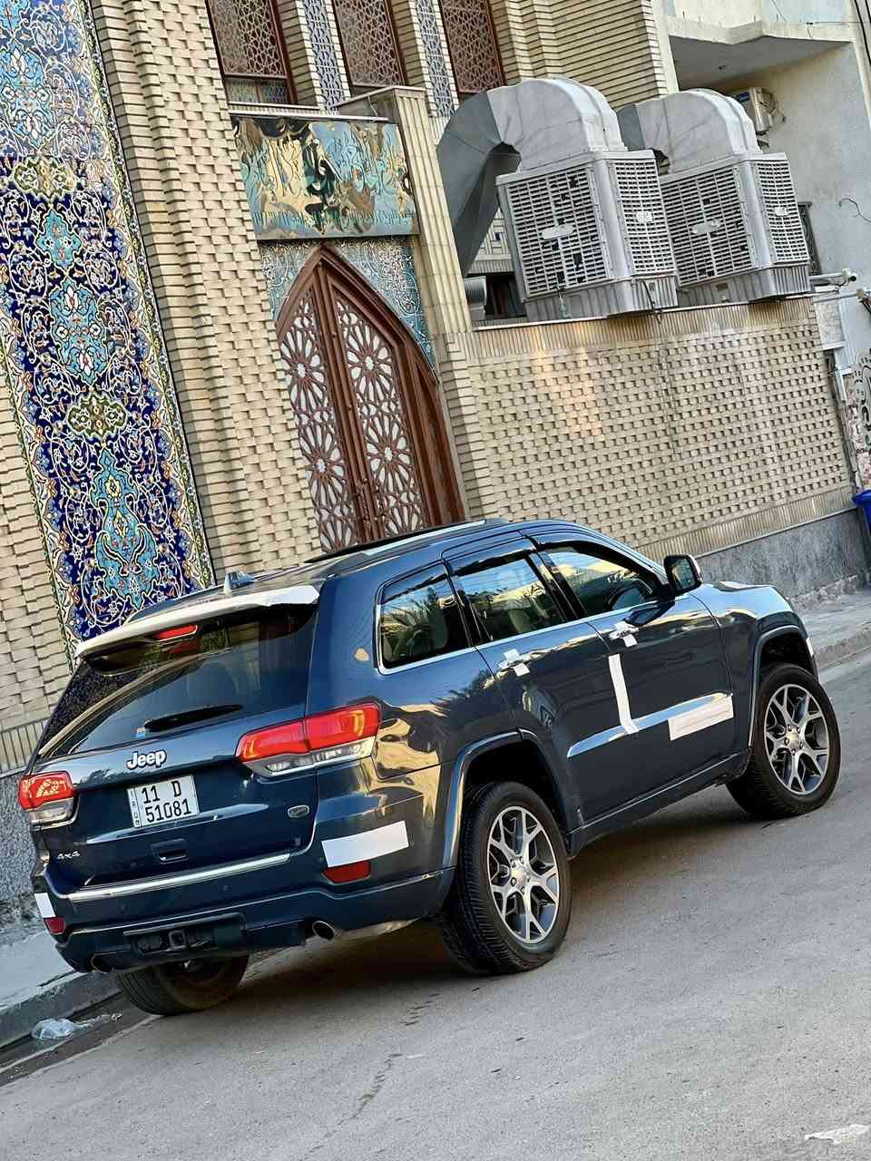 يالله سلام عليكم
الوحش للبيع 19 اوفر لاند 
 فول الفول جكات تصعد وتنزل 
لون حلو بحري مميز 
سيارة جديدة ولله ونضيفة 
سعرها مناسب ولشراي عيوني الة 
رقم بغداد. بسمي حادثها سرقة بسيط مكاني بغداد *********** 
ماشية 87mi
